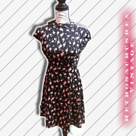 stretch Dress - Picture 3 of 6